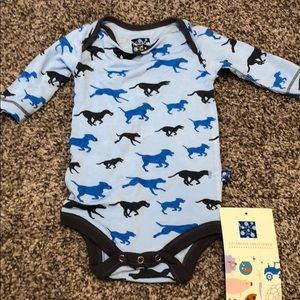 KicKee Onsie
